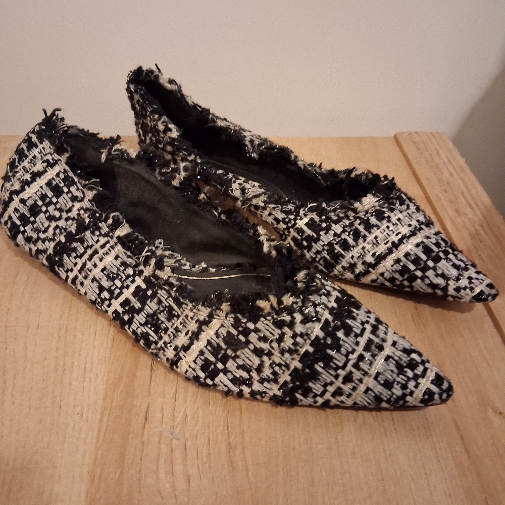 Zara tweed ballet flats. Black Ajd White Size 40
